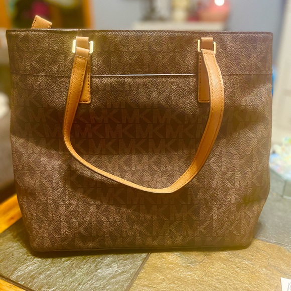 Michael Kors Tote/Purse - Picture 2 of 4
